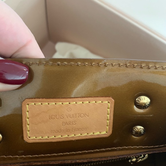Authentic Louis Vuitton Vernis Reade PM - Picture 6 of 8